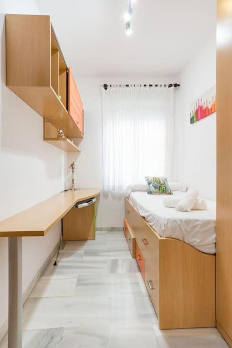 Bright, Quiet And Nice Ground Floor In The Center Malaga Exterior photo